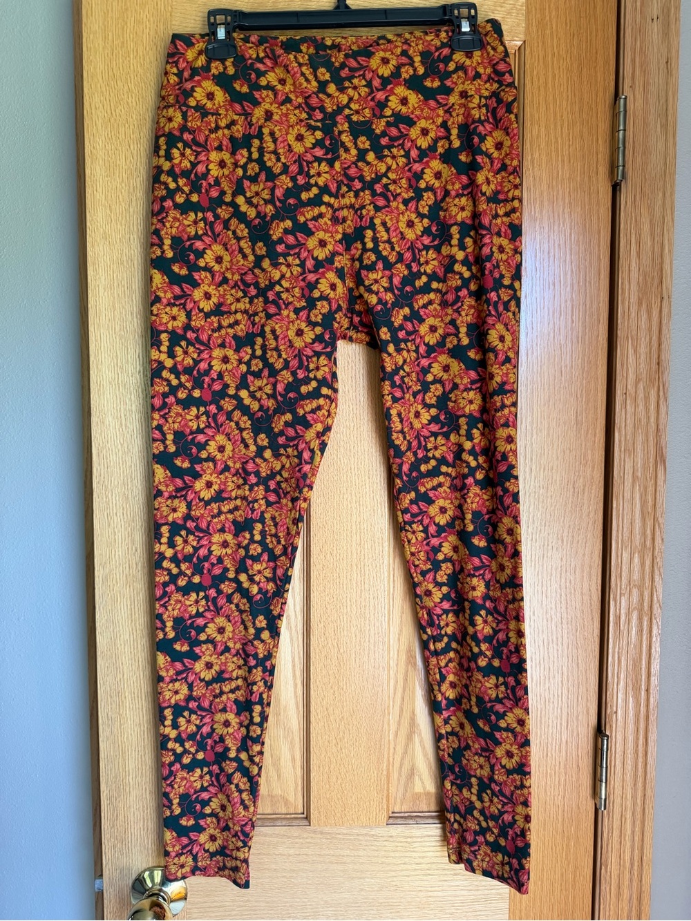 LuLaRoe Tall & Curvy Leggings Soft Floral Print Orange Yellow Gold TC